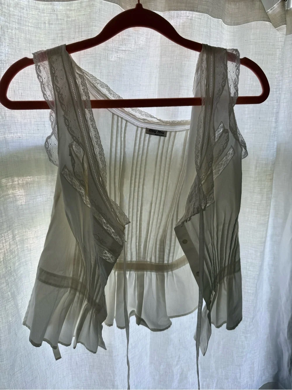 Miu Miu Ivory Lace-Trim Pleated Sleeveless Top - Picture 4 of 6